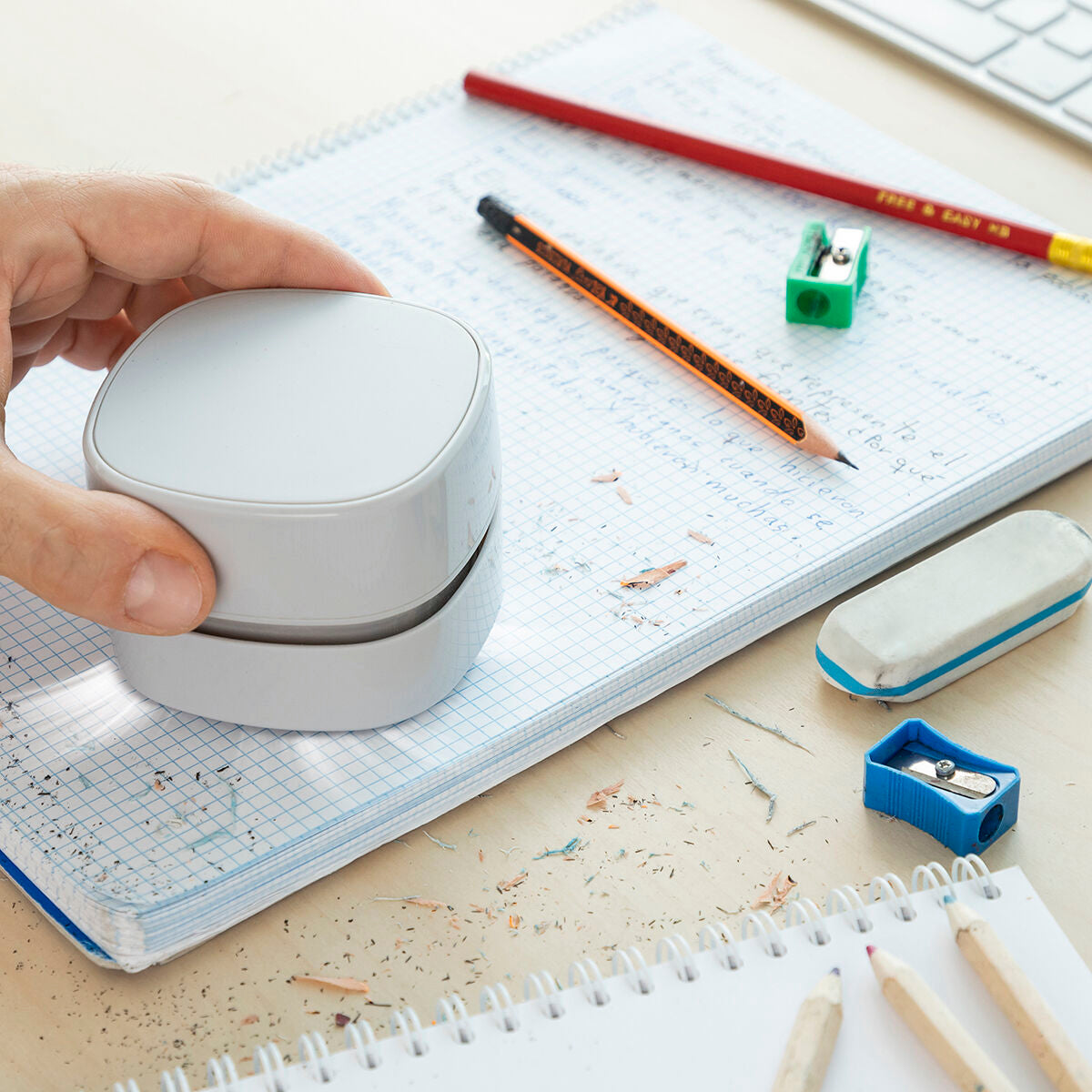 🧹 Mini-Tischsauger kabellos